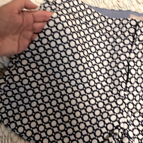 Shorts - Picture 2 of 6